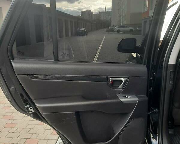 Черный Хендай Санта Фе, объемом двигателя 2.2 л и пробегом 288 тыс. км за 14100 $, фото 2 на Automoto.ua