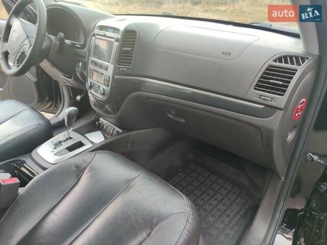 Черный Хендай Санта Фе, объемом двигателя 2.2 л и пробегом 250 тыс. км за 12550 $, фото 39 на Automoto.ua