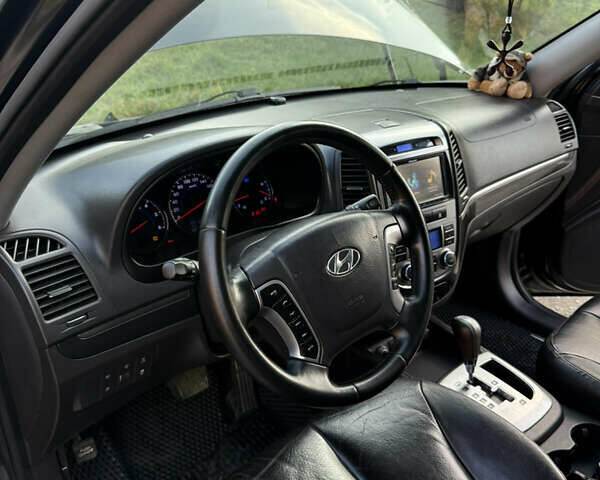 Черный Хендай Санта Фе, объемом двигателя 2.2 л и пробегом 257 тыс. км за 12300 $, фото 15 на Automoto.ua