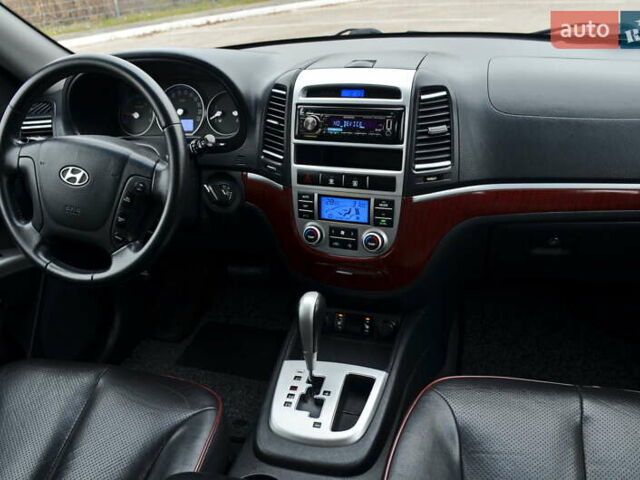 Черный Хендай Санта Фе, объемом двигателя 2.2 л и пробегом 112 тыс. км за 12300 $, фото 9 на Automoto.ua
