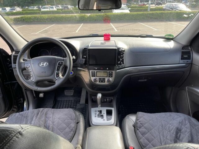 Черный Хендай Санта Фе, объемом двигателя 2.2 л и пробегом 250 тыс. км за 12000 $, фото 7 на Automoto.ua