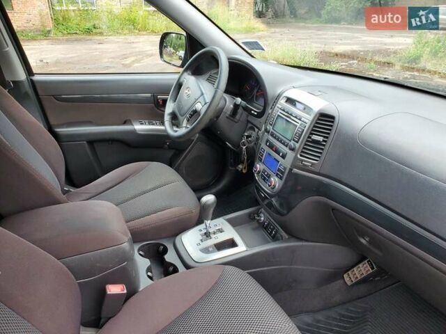 Черный Хендай Санта Фе, объемом двигателя 2.2 л и пробегом 203 тыс. км за 11800 $, фото 5 на Automoto.ua