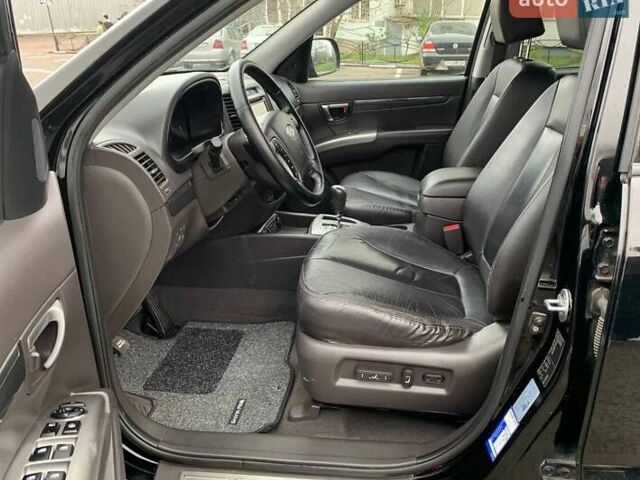 Черный Хендай Санта Фе, объемом двигателя 2.2 л и пробегом 232 тыс. км за 13100 $, фото 12 на Automoto.ua