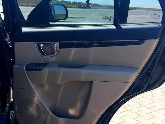 Черный Хендай Санта Фе, объемом двигателя 2.2 л и пробегом 188 тыс. км за 13100 $, фото 9 на Automoto.ua