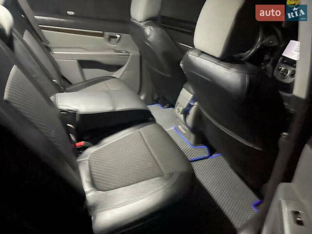 Чорний Хендай Санта Фе, об'ємом двигуна 2.4 л та пробігом 260 тис. км за 9999 $, фото 6 на Automoto.ua