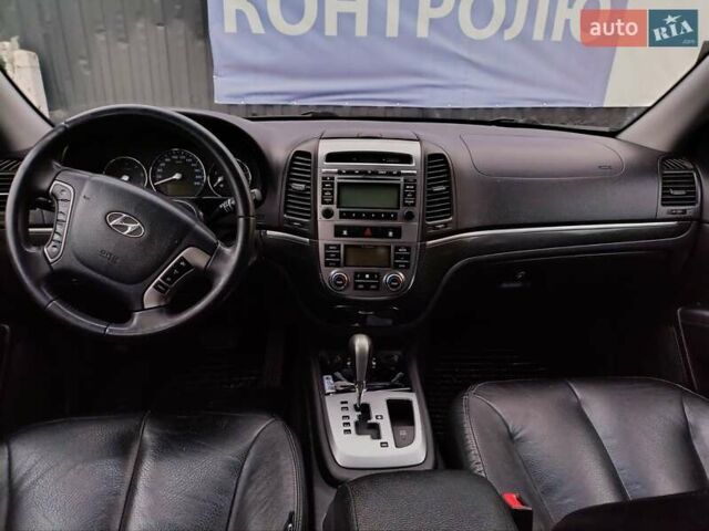 Черный Хендай Санта Фе, объемом двигателя 2.2 л и пробегом 250 тыс. км за 12900 $, фото 3 на Automoto.ua