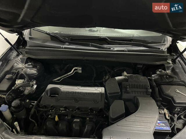 Чорний Хендай Санта Фе, об'ємом двигуна 2.4 л та пробігом 260 тис. км за 9999 $, фото 8 на Automoto.ua