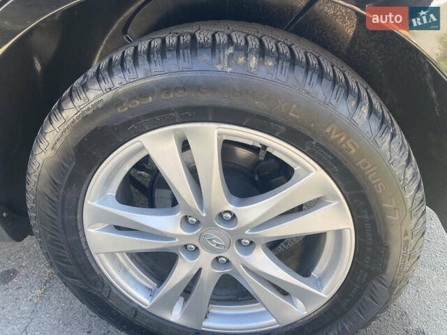 Черный Хендай Санта Фе, объемом двигателя 2.2 л и пробегом 230 тыс. км за 12350 $, фото 18 на Automoto.ua