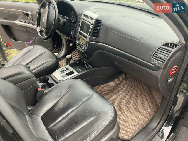 Черный Хендай Санта Фе, объемом двигателя 2.2 л и пробегом 230 тыс. км за 12350 $, фото 26 на Automoto.ua