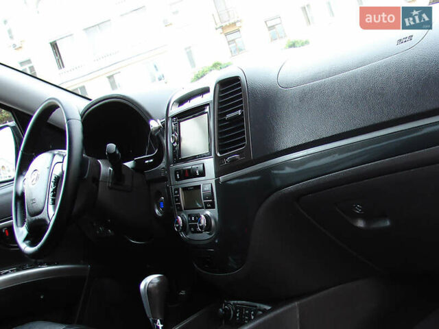 Чорний Хендай Санта Фе, об'ємом двигуна 2.2 л та пробігом 232 тис. км за 13100 $, фото 26 на Automoto.ua