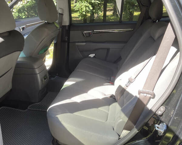 Чорний Хендай Санта Фе, об'ємом двигуна 2.36 л та пробігом 270 тис. км за 12000 $, фото 15 на Automoto.ua