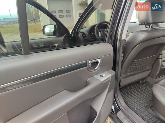 Черный Хендай Санта Фе, объемом двигателя 2.2 л и пробегом 250 тыс. км за 12550 $, фото 34 на Automoto.ua