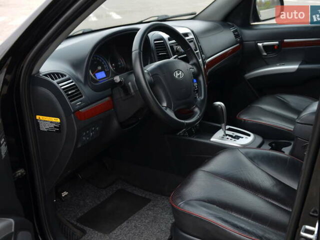 Черный Хендай Санта Фе, объемом двигателя 2.2 л и пробегом 112 тыс. км за 12300 $, фото 5 на Automoto.ua