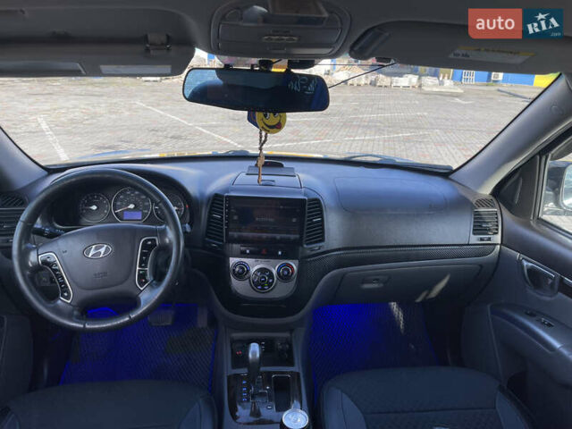 Чорний Хендай Санта Фе, об'ємом двигуна 2.4 л та пробігом 260 тис. км за 9999 $, фото 4 на Automoto.ua