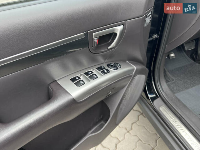 Хендай Санта Фе 2011 в Нововолынск на Automoto.ua Черный Хендай Санта Фе, объемом двигателя 1.97 л и пробегом 214 тыс. км за 13490 $, фото 11 на Automoto.ua