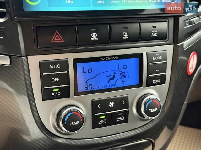 Хендай Санта Фе 2011 у Харкові на Automoto.ua Чорний Хендай Санта Фе, об'ємом двигуна 2 л та пробігом 288 тис. км за 11000 $, фото 19 на Automoto.ua