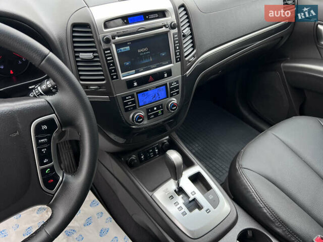 Хендай Санта Фе 2011 в Нововолынск на Automoto.ua Черный Хендай Санта Фе, объемом двигателя 1.97 л и пробегом 214 тыс. км за 13490 $, фото 20 на Automoto.ua