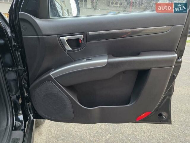 Черный Хендай Санта Фе, объемом двигателя 2.2 л и пробегом 232 тыс. км за 15099 $, фото 32 на Automoto.ua