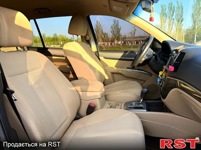 Чорний Хендай Санта Фе, об'ємом двигуна 2.2 л та пробігом 217 тис. км за 12400 $, фото 7 на Automoto.ua