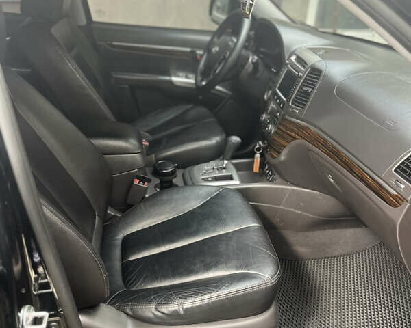 Черный Хендай Санта Фе, объемом двигателя 2.2 л и пробегом 226 тыс. км за 13600 $, фото 9 на Automoto.ua