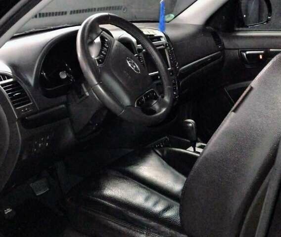 Черный Хендай Санта Фе, объемом двигателя 2.2 л и пробегом 287 тыс. км за 13700 $, фото 8 на Automoto.ua