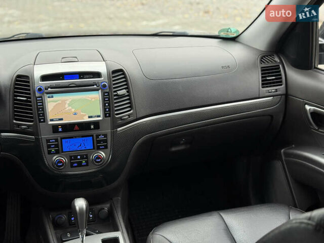 Черный Хендай Санта Фе, объемом двигателя 2.2 л и пробегом 218 тыс. км за 13900 $, фото 52 на Automoto.ua