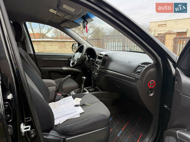 Черный Хендай Санта Фе, объемом двигателя 2.2 л и пробегом 209 тыс. км за 11250 $, фото 24 на Automoto.ua