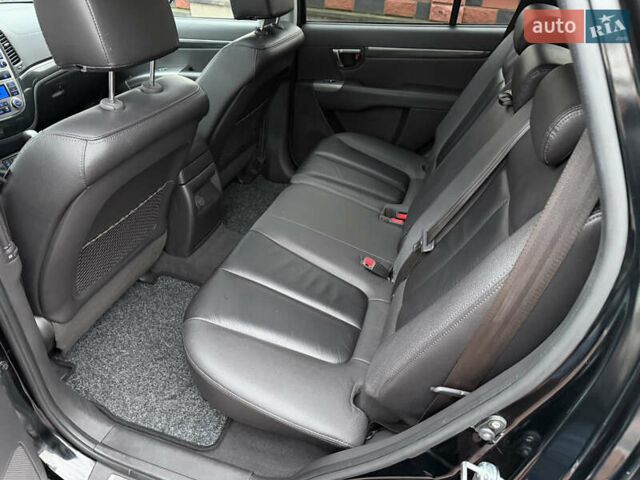 Черный Хендай Санта Фе, объемом двигателя 2.2 л и пробегом 170 тыс. км за 13900 $, фото 81 на Automoto.ua