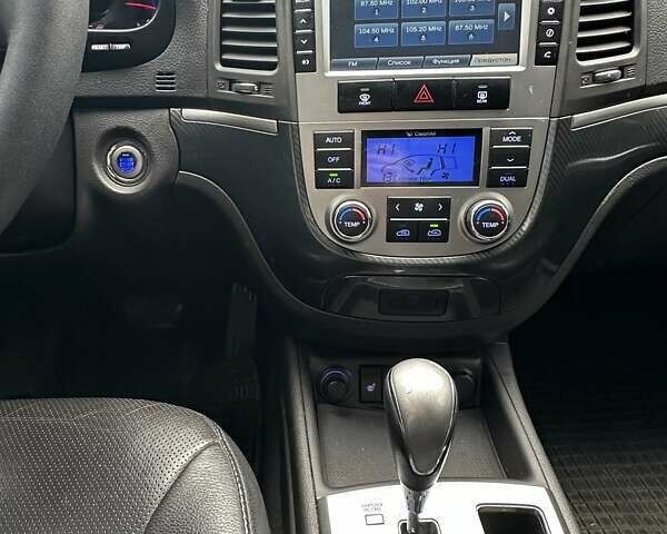 Хендай Санта Фе 2011 в Бердичеве на Automoto.ua Черный Хендай Санта Фе, объемом двигателя 2.2 л и пробегом 220 тыс. км за 13200 $, фото 4 на Automoto.ua