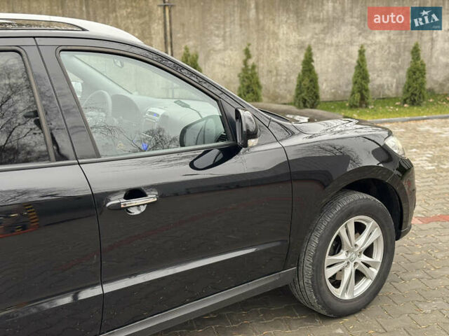 Черный Хендай Санта Фе, объемом двигателя 2.2 л и пробегом 219 тыс. км за 13950 $, фото 7 на Automoto.ua