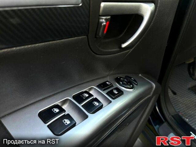 Чорний Хендай Санта Фе, об'ємом двигуна 2.2 л та пробігом 250 тис. км за 14500 $, фото 9 на Automoto.ua