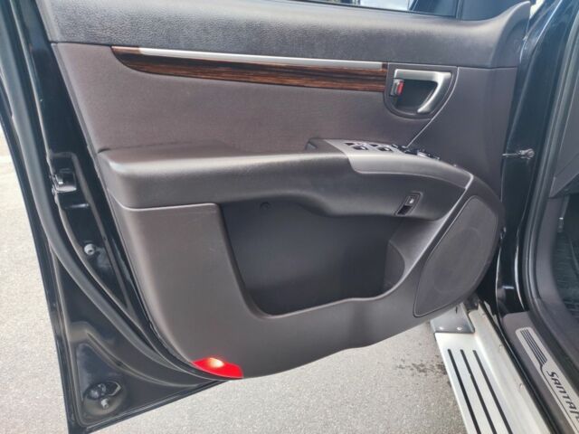 Чорний Хендай Санта Фе, об'ємом двигуна 0 л та пробігом 131 тис. км за 315 $, фото 8 на Automoto.ua