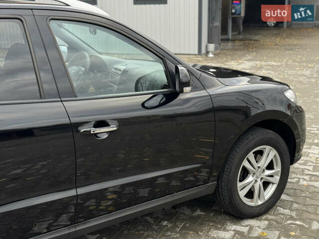 Черный Хендай Санта Фе, объемом двигателя 2.2 л и пробегом 218 тыс. км за 13900 $, фото 30 на Automoto.ua