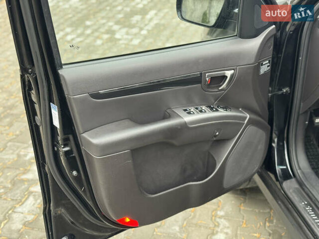 Черный Хендай Санта Фе, объемом двигателя 2.2 л и пробегом 219 тыс. км за 13950 $, фото 36 на Automoto.ua
