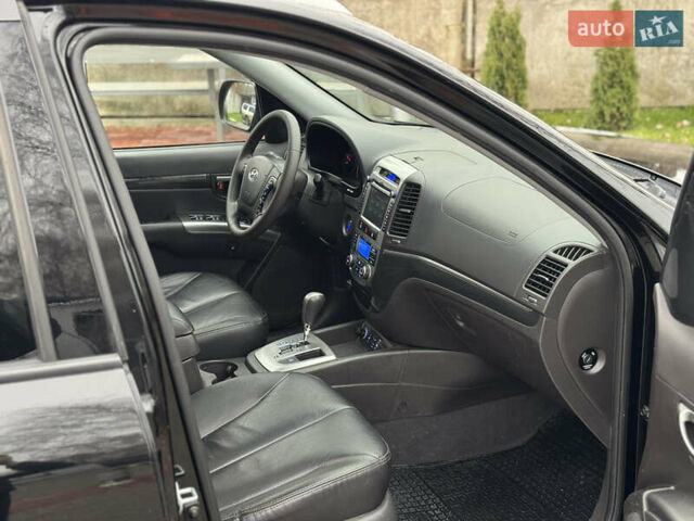 Черный Хендай Санта Фе, объемом двигателя 2.2 л и пробегом 219 тыс. км за 13950 $, фото 57 на Automoto.ua