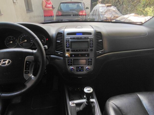 Хендай Санта Фе 2011 у Івано-Франківську на Automoto.ua Чорний Хендай Санта Фе, об'ємом двигуна 2 л та пробігом 265 тис. км за 10200 $, фото 7 на Automoto.ua