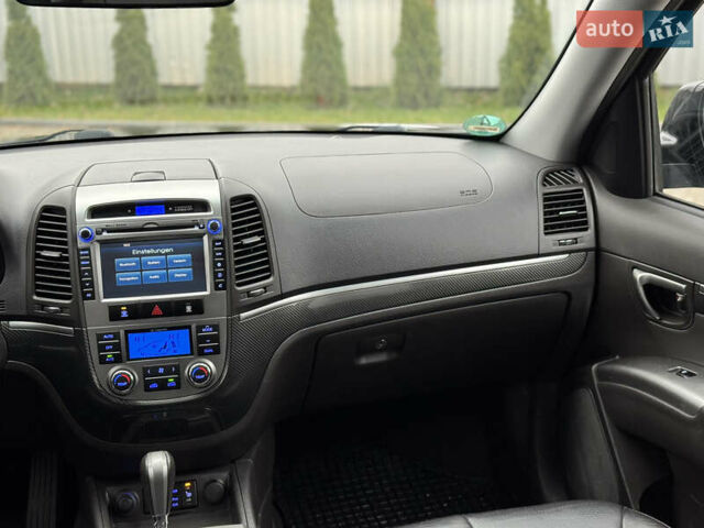 Черный Хендай Санта Фе, объемом двигателя 2.2 л и пробегом 219 тыс. км за 13950 $, фото 50 на Automoto.ua