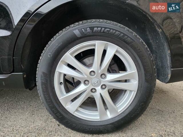 Черный Хендай Санта Фе, объемом двигателя 2.2 л и пробегом 232 тыс. км за 15099 $, фото 15 на Automoto.ua