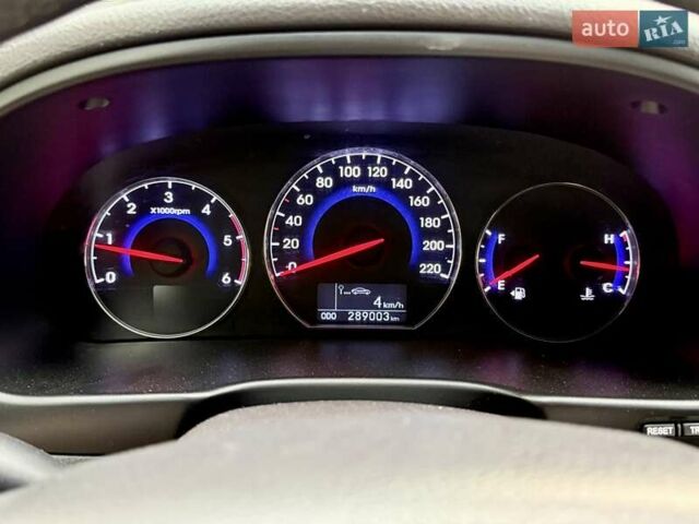 Хендай Санта Фе 2011 у Харкові на Automoto.ua Чорний Хендай Санта Фе, об'ємом двигуна 2 л та пробігом 288 тис. км за 11000 $, фото 16 на Automoto.ua