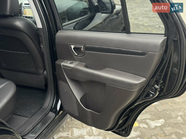 Черный Хендай Санта Фе, объемом двигателя 2.2 л и пробегом 218 тыс. км за 13900 $, фото 58 на Automoto.ua