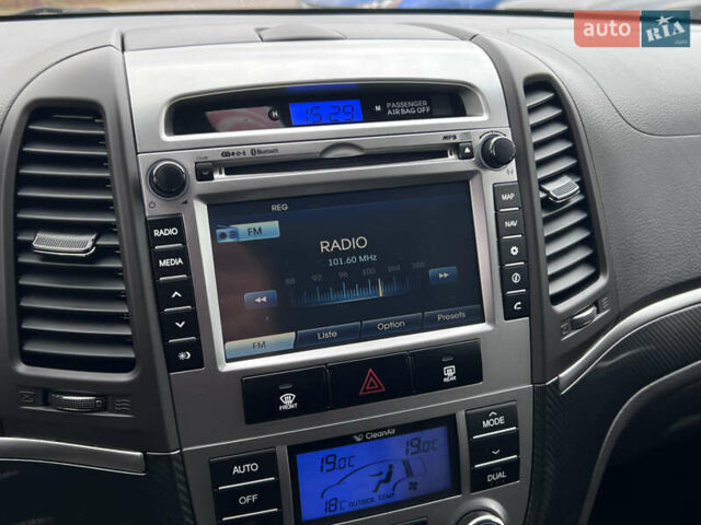 Хендай Санта Фе 2011 в Нововолынск на Automoto.ua Черный Хендай Санта Фе, объемом двигателя 1.97 л и пробегом 214 тыс. км за 13490 $, фото 21 на Automoto.ua