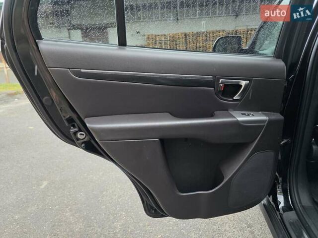 Черный Хендай Санта Фе, объемом двигателя 2.2 л и пробегом 232 тыс. км за 15099 $, фото 28 на Automoto.ua