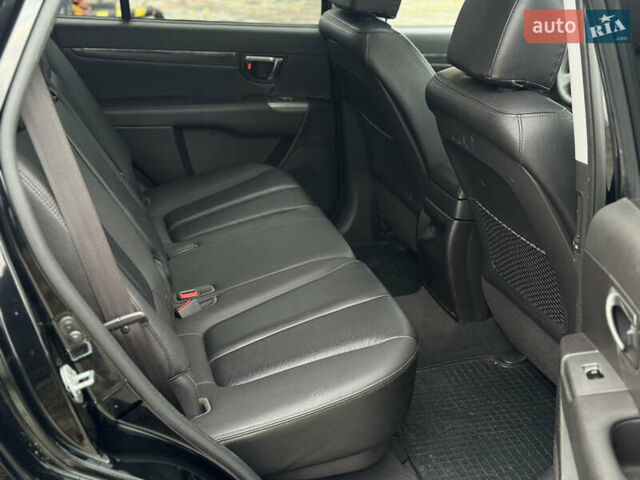 Черный Хендай Санта Фе, объемом двигателя 2.2 л и пробегом 218 тыс. км за 13900 $, фото 59 на Automoto.ua