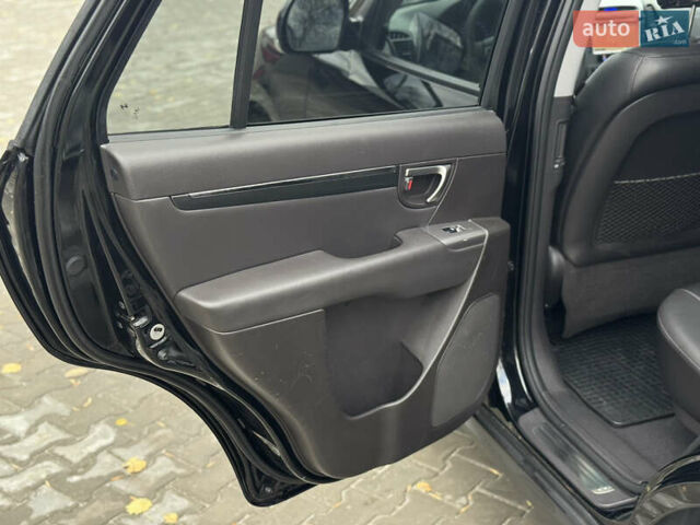 Черный Хендай Санта Фе, объемом двигателя 2.2 л и пробегом 218 тыс. км за 13900 $, фото 45 на Automoto.ua