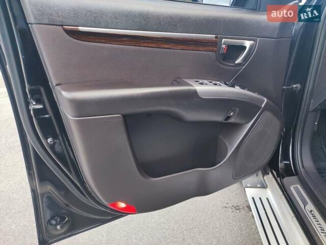 Чорний Хендай Санта Фе, об'ємом двигуна 2.36 л та пробігом 131 тис. км за 12600 $, фото 44 на Automoto.ua