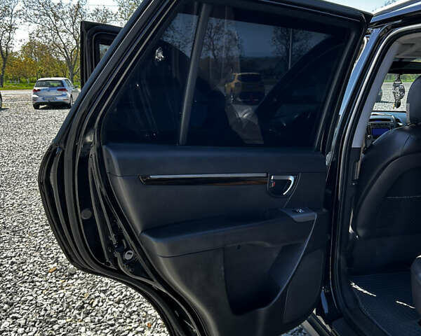 Черный Хендай Санта Фе, объемом двигателя 0 л и пробегом 176 тыс. км за 13500 $, фото 12 на Automoto.ua