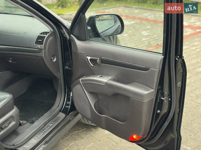 Черный Хендай Санта Фе, объемом двигателя 2.2 л и пробегом 219 тыс. км за 13950 $, фото 34 на Automoto.ua