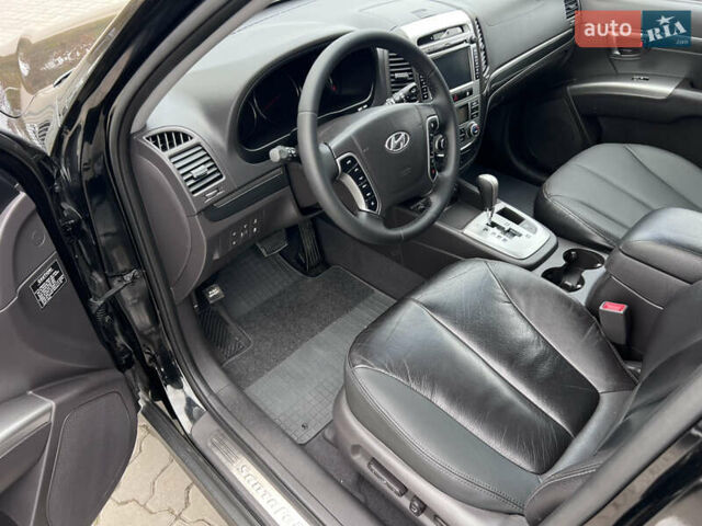 Хендай Санта Фе 2011 в Нововолынск на Automoto.ua Черный Хендай Санта Фе, объемом двигателя 1.97 л и пробегом 214 тыс. км за 13490 $, фото 13 на Automoto.ua