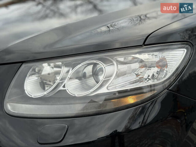 Черный Хендай Санта Фе, объемом двигателя 2.2 л и пробегом 218 тыс. км за 13900 $, фото 7 на Automoto.ua