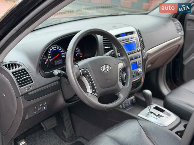 Черный Хендай Санта Фе, объемом двигателя 2.2 л и пробегом 170 тыс. км за 13900 $, фото 18 на Automoto.ua
